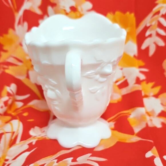 Fenton Cabbage Rose Vintage White Milk Glass Creamer and Sugar Bown Set w/Lid - Picture 4 of 14